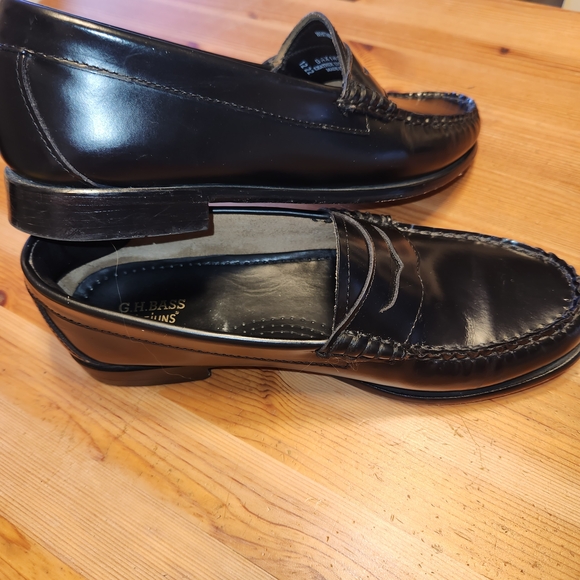 G.H. Bass & Co. Whitney Black Leather Loafers Women's Weejuns Free Shipping - Picture 3 of 7